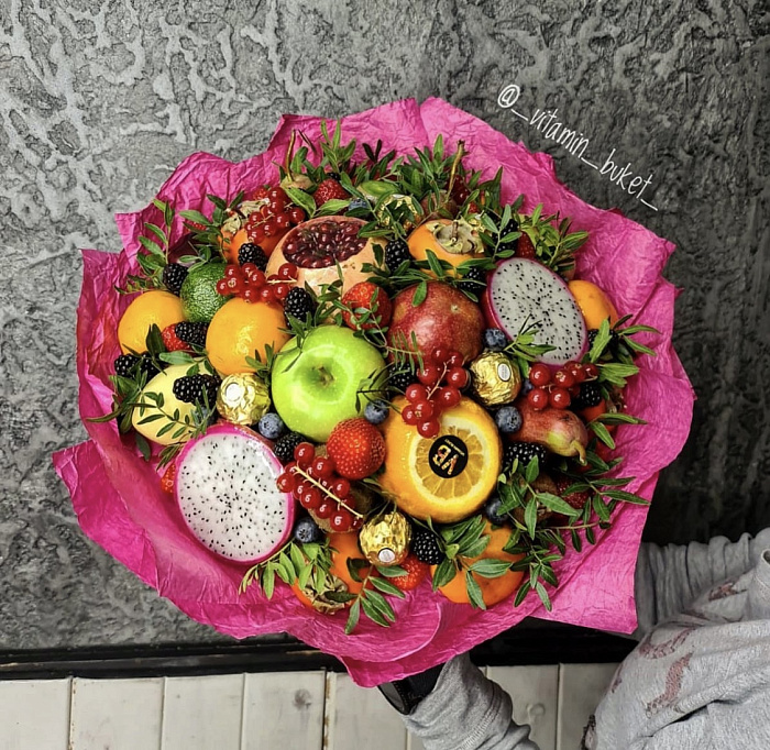 Bouquet of tropical and seasonal fruits