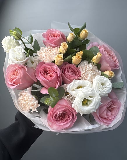 Романтичный микс из пионовидных роз и эустомы с доставкой по Астане