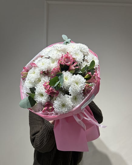 Букет из белых хризантем и розовой альстромерии с доставкой по Астане