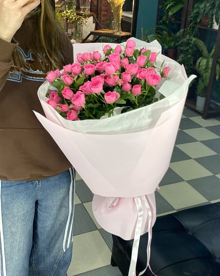 Букет: кустовая роза with delivery to Astana