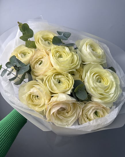 Желтые ранункулюсы с эвкалиптом с доставкой по Астане