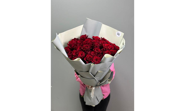Premium bouquet of Meter roses