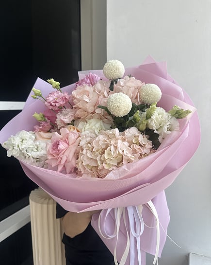 Розовое облако с гортензиями и пионовидными розами with delivery to Астане