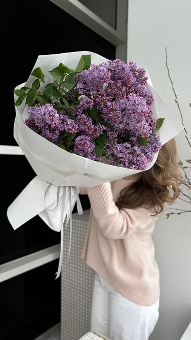 Monobuette with lilac Monobuette with lilac