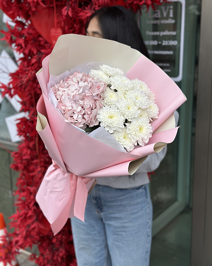 Bouquet of Bouquet “Compliment” flowers delivered to Astana