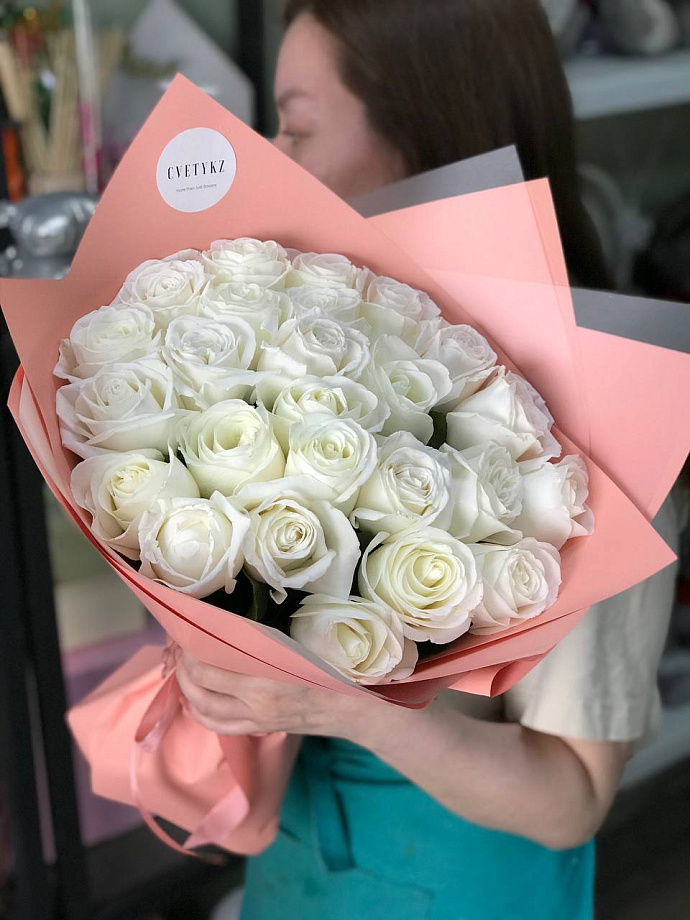 Bouquet of white Dutch roses 25 pcs