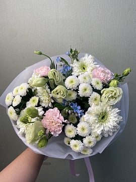 Букет из хризантем, эустом и гвоздик