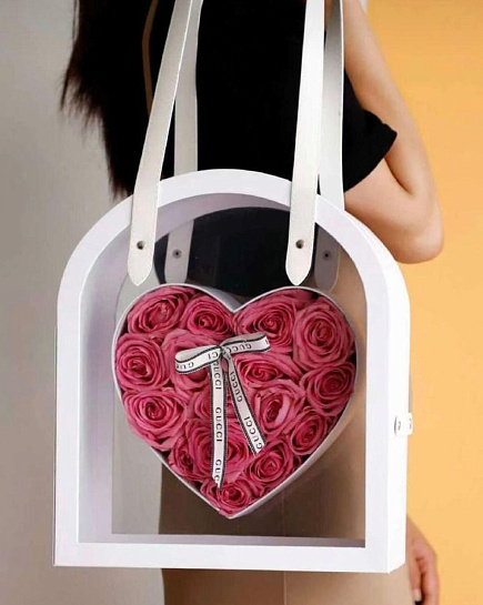 Коробка Премиум с сердцем из роз с доставкой по Алматы
