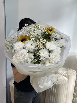 Солнечный дуэт: подсолнухи и ромашки
