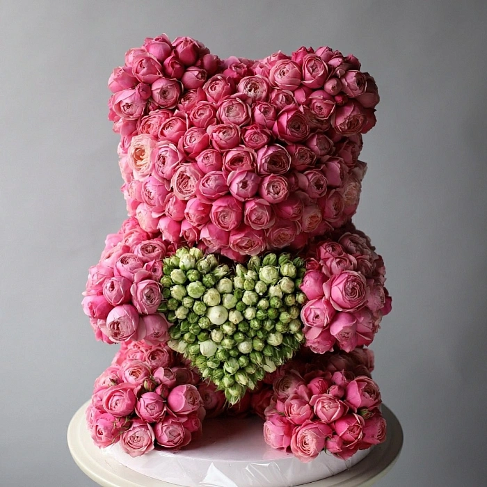 Teddy bear made of roses