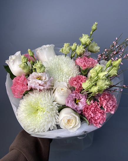 Нежный букет из роз и хризантем с доставкой по Астане