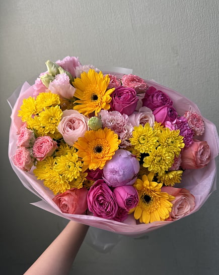 Яркий микс из гербер и пионовидных роз with delivery to Astana