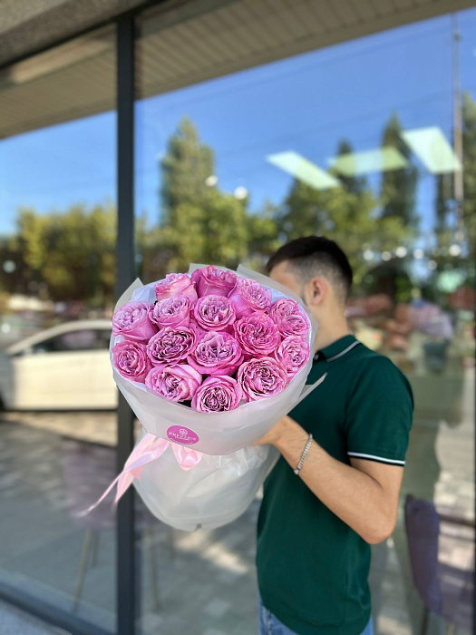 Bouquet of 15 roses