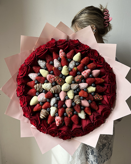Strawberry in chocolate Romeo and Juliet with delivery to Almaty