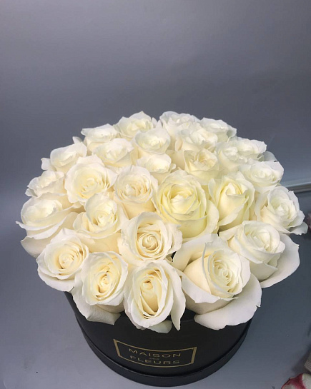 Милый букетик из белых роз с доставкой по Астане