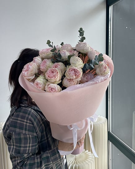 Романтичный букет из пионовидных роз с доставкой по Астане