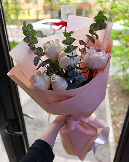 Элегантный букет из пионовидных роз with delivery to Almaty