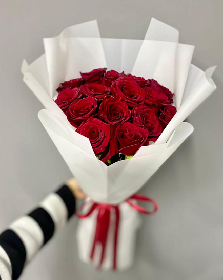 Bouquet of 15 red roses flowers delivered to Aktau