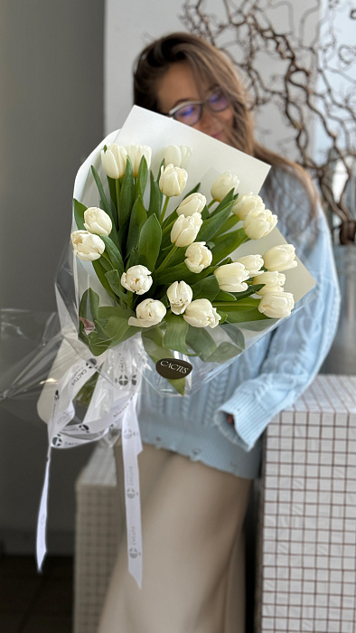 Моно букет из тюльпанов WHITE (21шт) Моно букет из тюльпанов WHITE (21шт)
