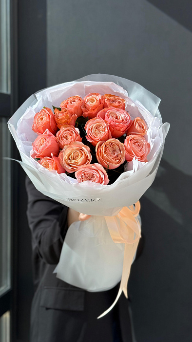 Bouquet of 15 gorgeous KAHALA roses