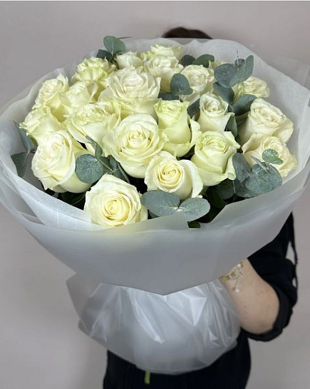 Bouquet of 25 white roses Ecuador with delivery to Almaty