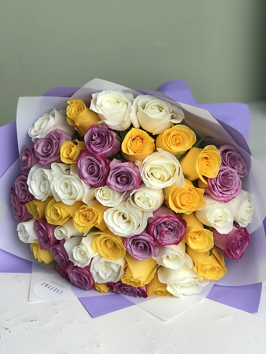 Bouquet of flowers of 51 roses Assorted