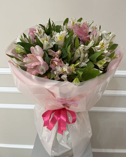 Нежный букет из альстромерии в розовых и белых тонах с доставкой по Астане