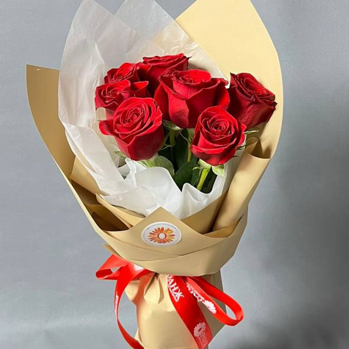 Bouquet of 7 Dutch red roses