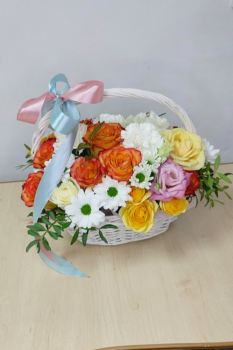 Basket with flowers mix