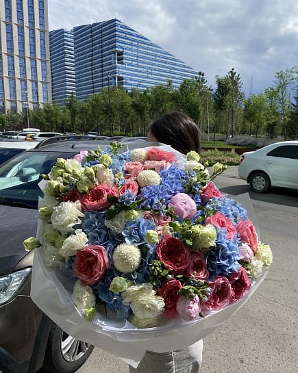 Лазурный сад с пионовидными розами с доставкой по Астане
