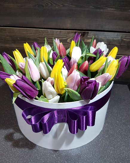 Красочная композиция из тюльпанов с доставкой по Астане