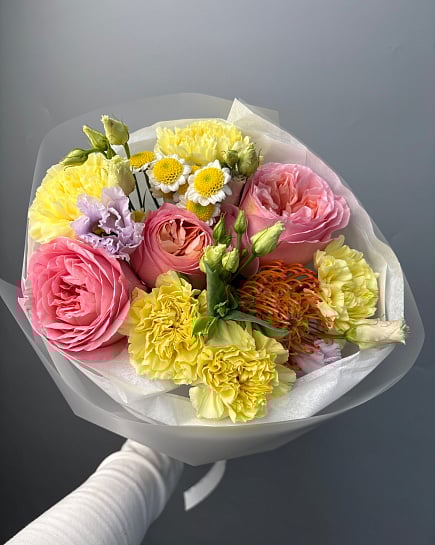 Солнечный микс с пионовидными розами с доставкой по Астане