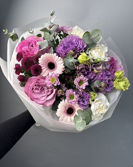 Нежный букет с пионовидными розами и герберами с доставкой по Астане