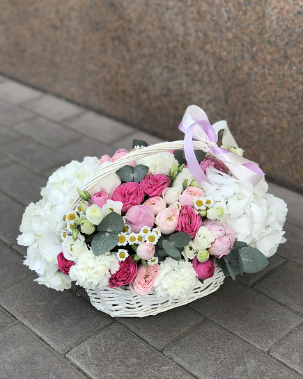 Bouquet of CREAMY ROSE flowers delivered to Karaganda