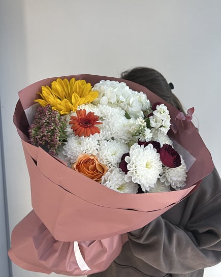 Букет: подсолнух, гортензия, хризантемы и ещё 4 вида with delivery to Astana