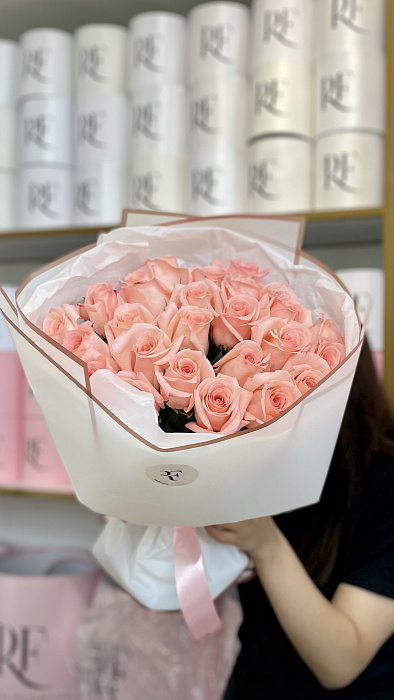 Delicate roses in decoration