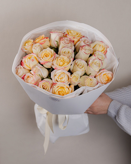 25 roses with delivery to Astana