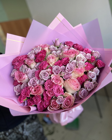 Mix of roses with delivery to Kostanay.