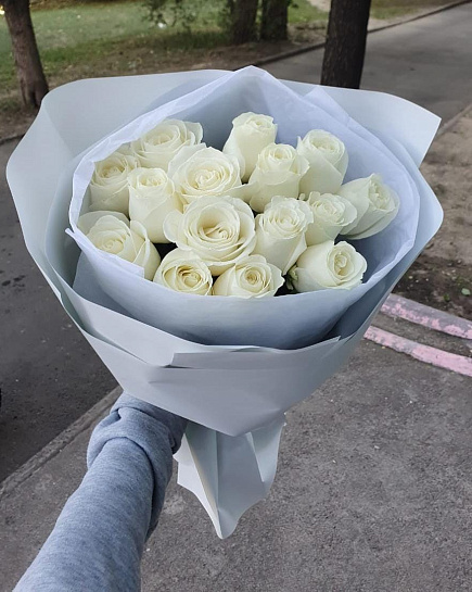 Bouquet of 15 white roses flowers delivered to Aktau