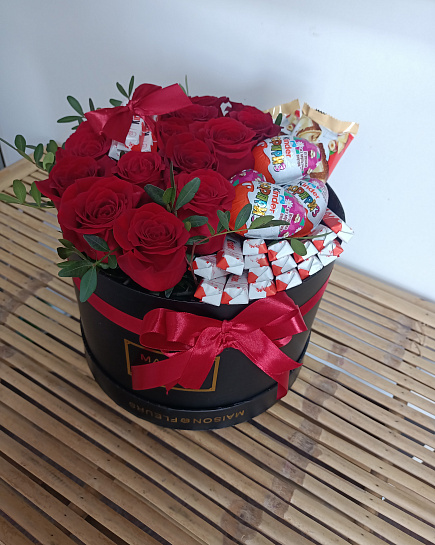 Bouquet of Box of sweets flowers delivered to Kostanay.