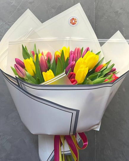 33 тюльпана микс 50см от цветочного магазина Оранж с доставкой по Алматы