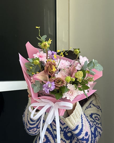 Букет из розовых хризантем и эустом with delivery to Astana