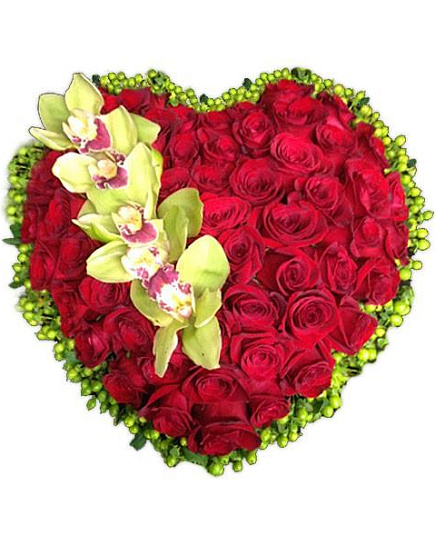 Букет с розами и орхидеями "Сердечко" с доставкой по Шымкенте