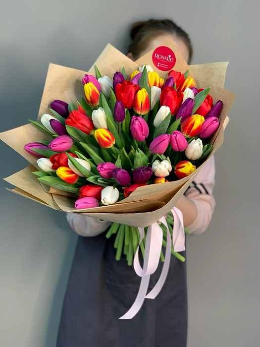 51 tulips in the design