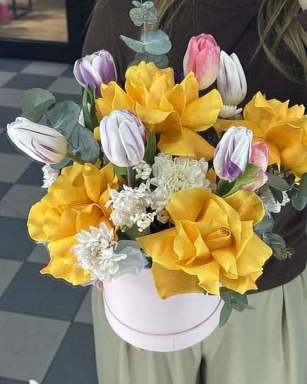 Солнечный микс в шляпной коробке с доставкой по Астане