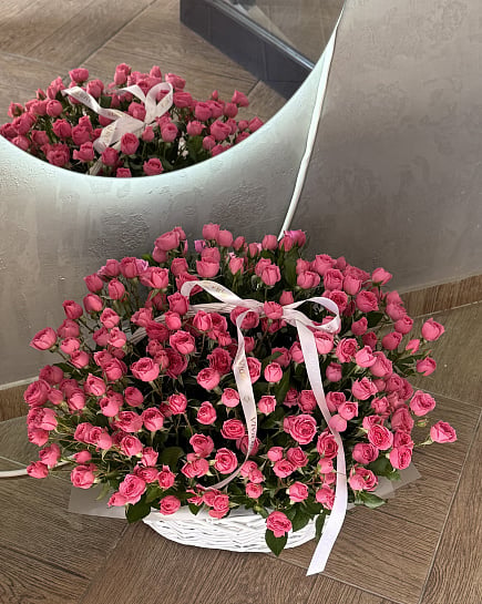 Большая розовая корзина из кустовых роз with delivery to Astana