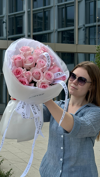 Bouquet of 15 pink roses