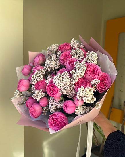 Розово-белый букет из роз и озотамнуса with delivery to Astana