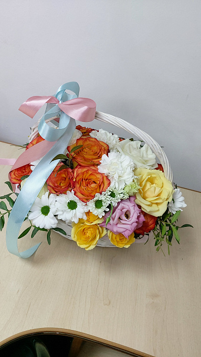 Basket with flowers mix