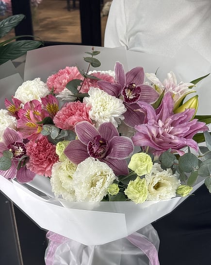 Цветочная элегантность с орхидеями и лилиями с доставкой по Астане